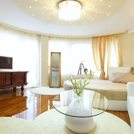 Suites By Networking Premium Coworking Apartmanhotel